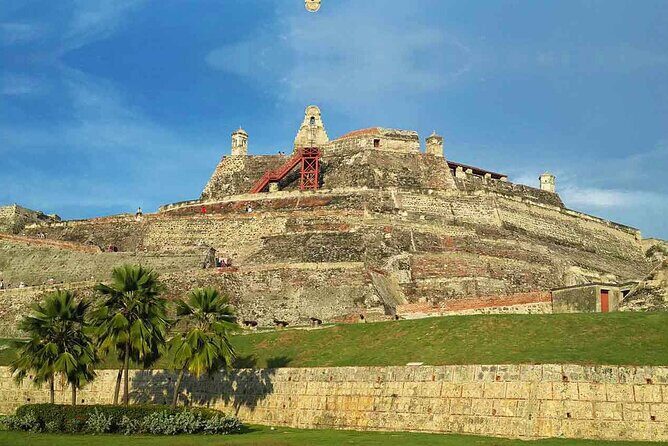 Full BILINGUAL CITYTOUR, Castle Entrance and Monuments - Time, heat, and what to bring so the day stays pleasant