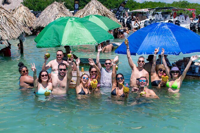 Full Day Private Tour of the Rosario Islands by Boat 29/30 ft - Price and value: $735 for up to 10, and how that adds up