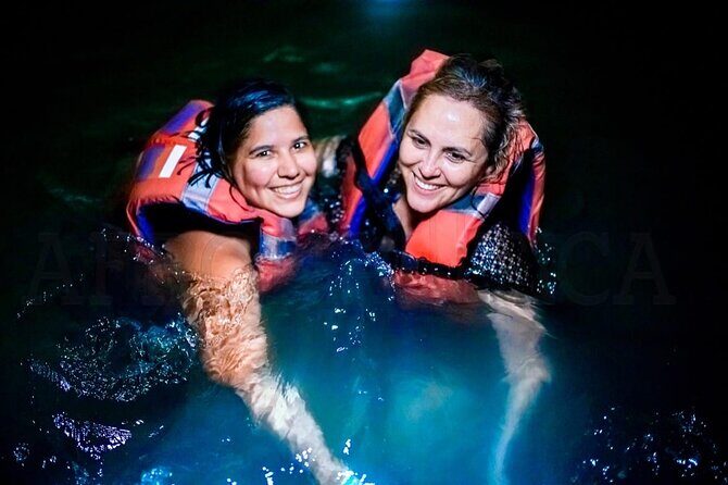 Full-Day Tour Baru - National Aviary and Playa Blanca + Bioluminescent Plankton - A Full Day From Cartagena to Barú and Back