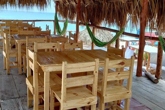 Full Day Tour in Baru With Lunch and Pick up - Chairs, Cabanas, and the Vendor Crowd: How to Enjoy Without Getting Pulled Around