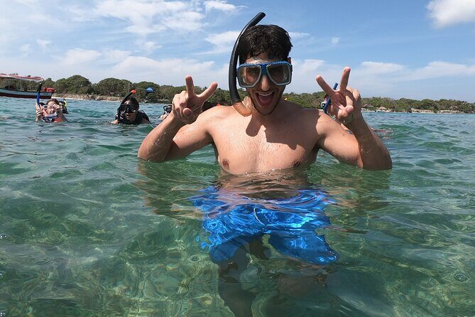 Full day tour islands of Rosario vip - Stop 4: Islas de Rosario—lunch, swimming, and decompression