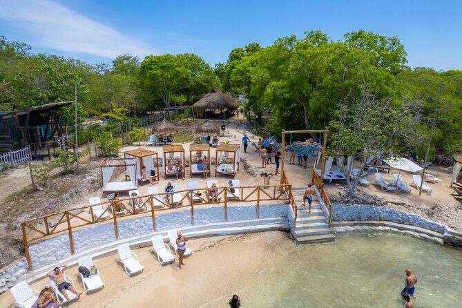 Full Day Tour of 5 Must-See Places in the Rosario Islands - Playa Blanca on Barú at Mambo Beach Club: lunch choices and beach reality