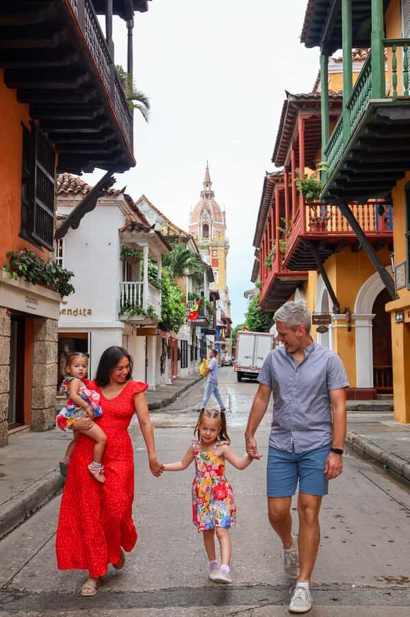Gastronomic tour and professional photos in the old city - Key moments worth planning for