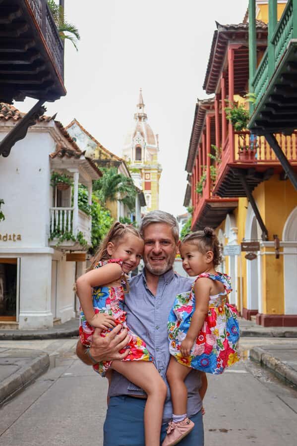 Gastronomic tour and professional photos in the old city - Calle de Las Sombrillas: a street scene built for pro results
