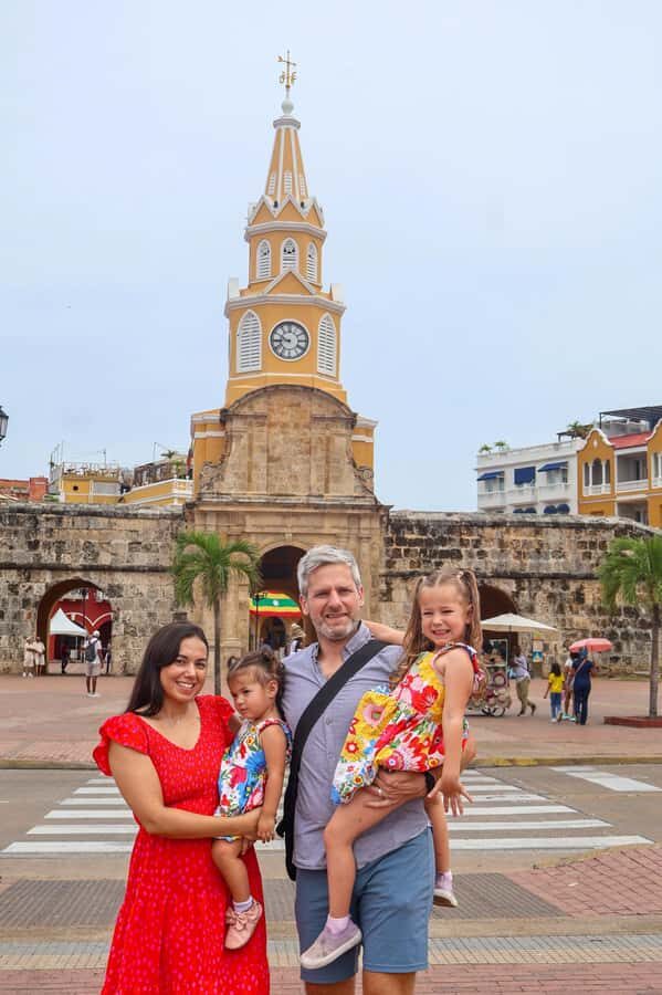 Gastronomic tour and professional photos in the old city - Snack tastings that feel like Cartagena, not just a food walk