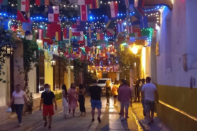 Get the Nightlife vibe in Old City! - Plaza Fernández Madrid and Plaza San Diego: outdoor restaurant energy