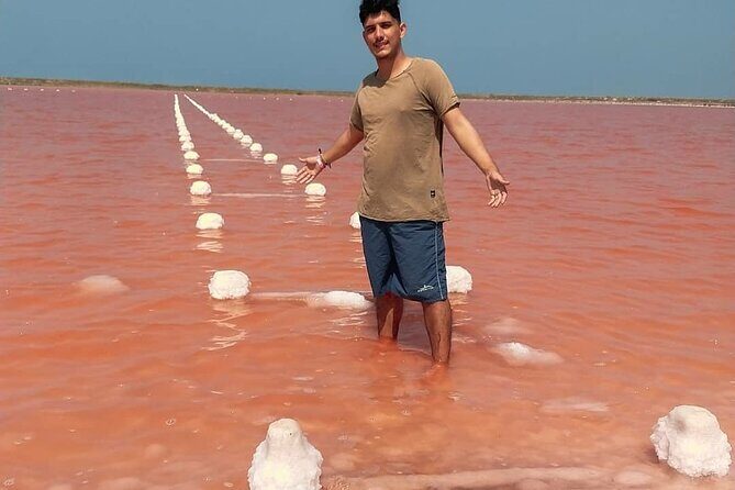 Half day totumo mud volcano and pink sea with lunch - La Boquilla beach time and lunch: the calm middle of the day