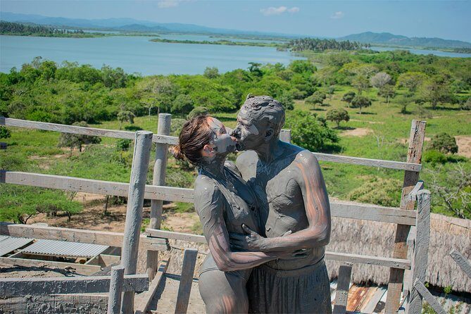 Half-Day Tour to Totumo Mud Volcano from Cartagena - The rinse in the neighboring lake: cleaning up isn’t always easy