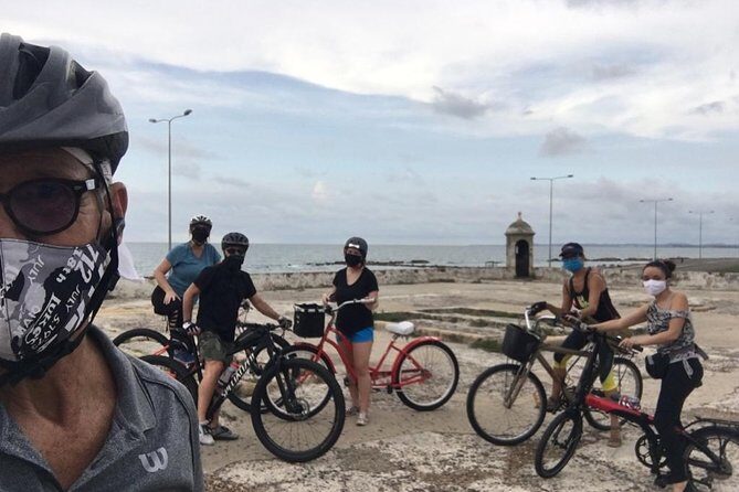 Historic and Movie Bike or Walking Tour - Stop 1: Rolling the Bay of Cartagena’s Pirate Era