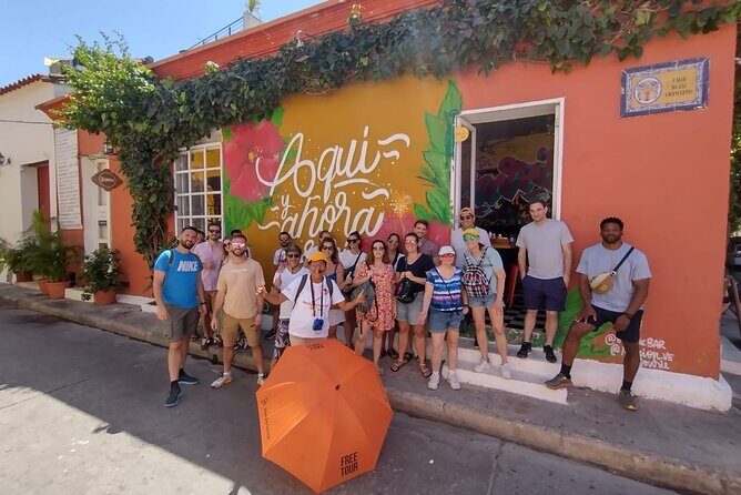 Historic Center & Getsemaní Shared Tour in Cartagena - Entering Historic Cartagena: Walls, Myths, and García Márquez