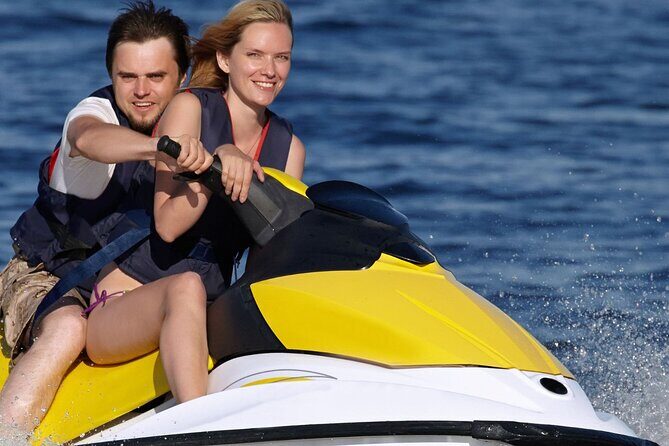 JET SKI Rental - The 30-minute jet ski run: Cartagena Bay, Tierra Bomba, and more