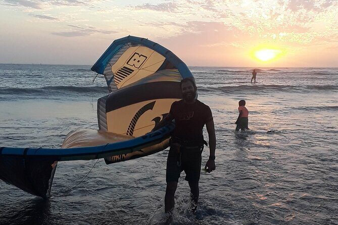 KITESURF Experience - Location and logistics: meeting at Cra. 1 #1A-23, El Laguito