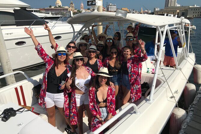 Luxury Private Boat Island Hopping to the Rosario Islands, Baru - Island hop stop #3: Cholon cove and a quiet Barú beach for slower time