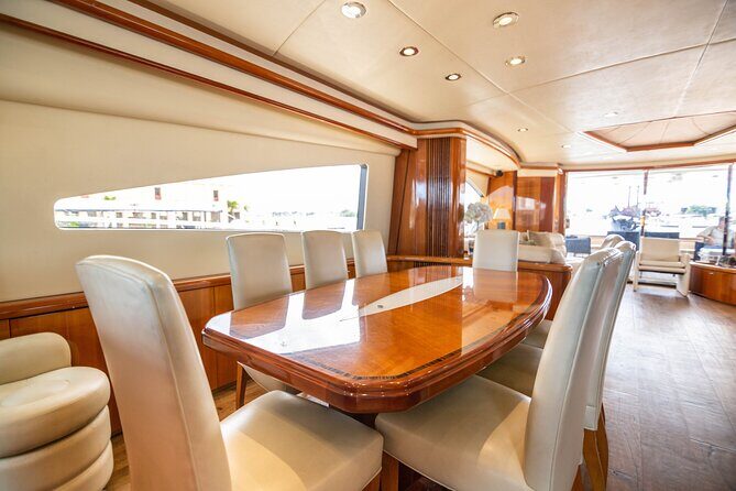 Marlet Sunseeker 82' yacht rental, the largest in Cartagena - Crew service and safety: what’s included vs. what you add