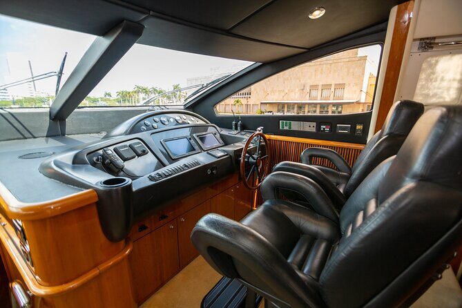 Marlet Sunseeker 82' yacht rental, the largest in Cartagena - Add-ons and beach plans: how to shape the day