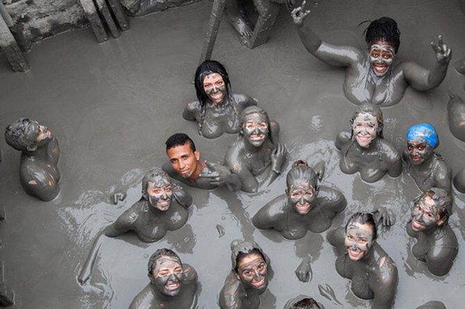 Mud Volcano Cartagena - Pink sea depending on the season: how to think about the bonus stop