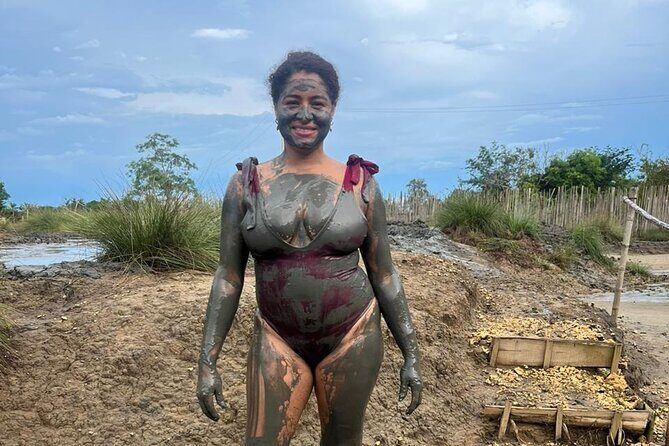 Natural Spa in Turbaco : Mud Therapy and Local Culture - Plaza Mayor de Turbaco lunch with Mrs. Dipule: where local food becomes part of the lesson