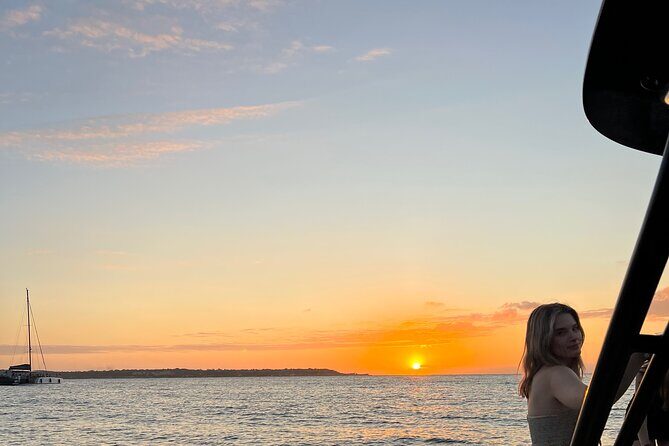 Open bar sunset party in the bay sharing with natives - Key Highlights You’ll Notice Right Away