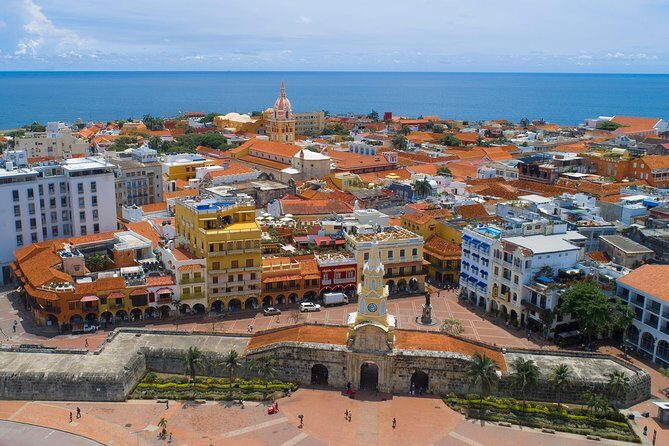 Panoramic & Shopping - A fast way to understand Cartagena’s shape