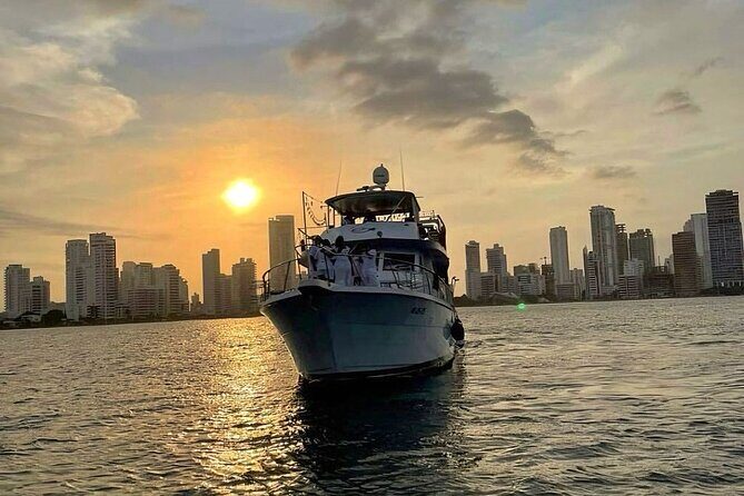 Premium Cruise Tour in Cartagena with Sunset and Open Bar - Key Things to Know Before You Go