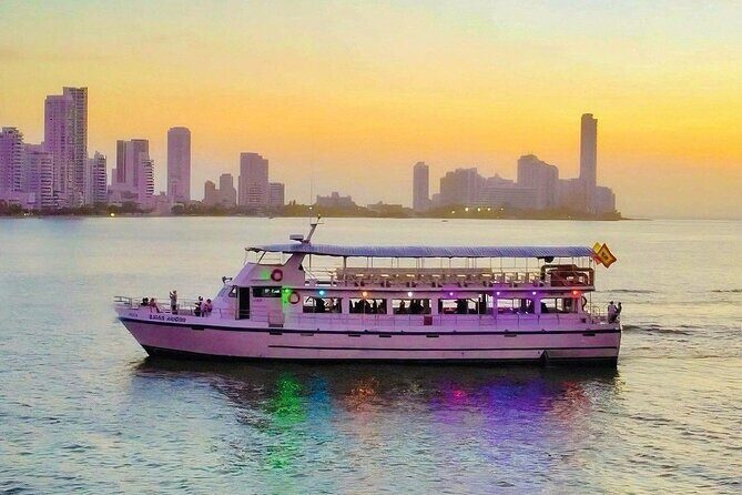 Premium Cruise Tour in Cartagena with Sunset and Open Bar - Two Hours on Cartagena Bay: What the Sunset Cruise Is Really Like