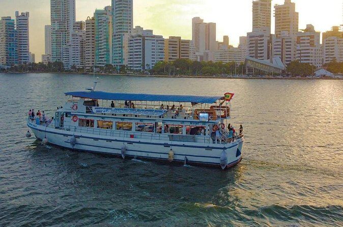 Premium Cruise Tour in Cartagena with Sunset and Open Bar - The Dock Entry Tax Catch: Plan for the Per-Person Fee