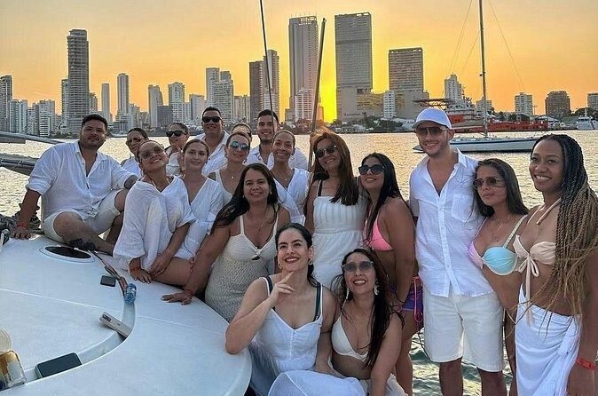 Premium Cruise Tour in Cartagena with Sunset and Open Bar - Boarding, Timing, and the First-Come Call List