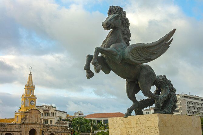 Private Cartagena Sightseeing - Bocagrande and the Luxury-Hotel Contrast