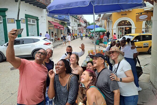 Private Cartagena Walking tour - Starting at Parque Fernández Madrid: a calm first photo stop