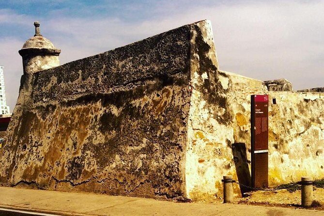 Private City Tour in executive vehicle - Bocagrande Beach and the modern contrast along the bay