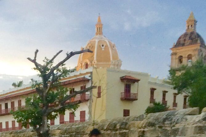 Private City Tour in executive vehicle - Castillo de San Felipe de Barajas: Cartagena’s biggest fortress lesson