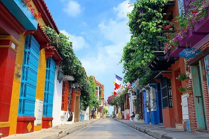 Private City Tour of Cartagena - Stop 5: Getsemaní—colorful streets and quick street-life time