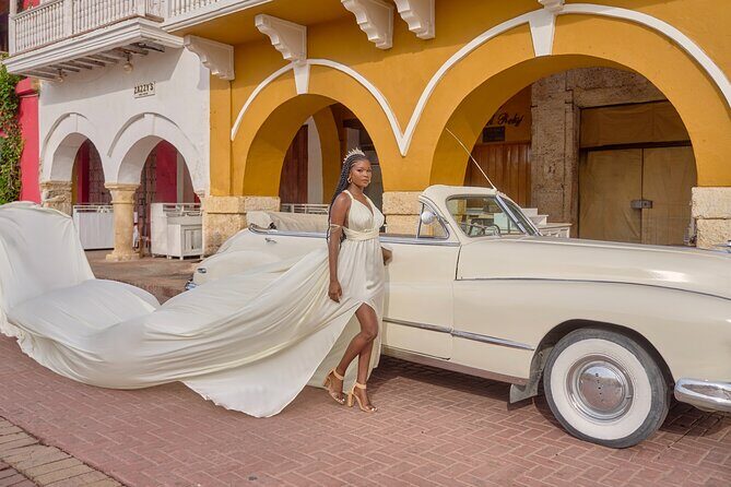 Private Flying Dress Photoshoot in Cartagena - How Carlos and Jennifer guide your shoot in English