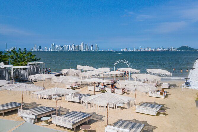 Private island Beach Club Cartagena with food : Club Kabanna - Timing the return to Cartagena: 4pm and 5:30pm boats