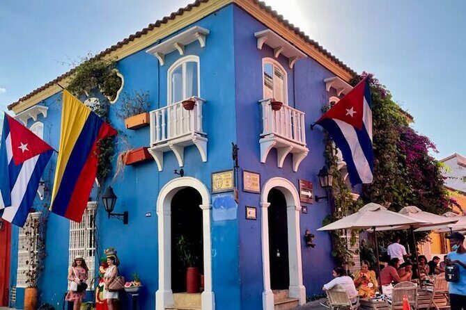 Private Tour with Guide in the Historic Center of Cartagena - Camellón de los Mártires: A Place With a Story You Can Hear
