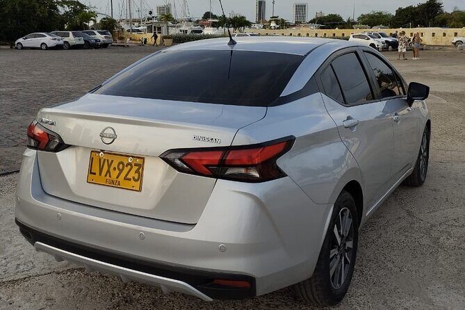 Private transfer from the airport to the hotel in Cartagena - The ride itself: air-conditioning, 15–20 minute timing, and luggage help