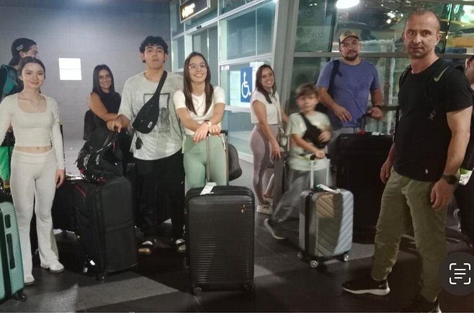 Private Transfers Airport and Hotels in Cartagena - Private Means Private: Up to 3 People, Only Your Group