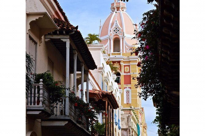 Private Walking Tour in Walled City and Getsemani Cartagena - Stop 2: Plaza de San Pedro Claver and the defense-by-sea story