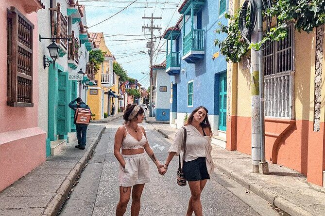 Private Walking Tour in Walled City and Getsemani Cartagena - Stop 3: Plaza de La Trinidad, Las Bóvedas, and the church centers