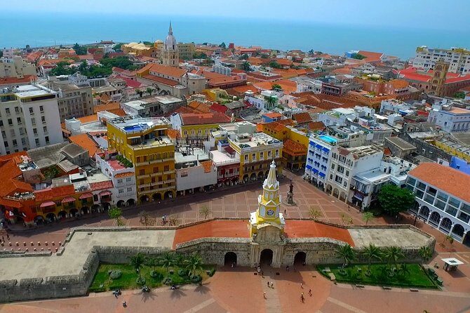 Private Walking Tour in Walled City and Getsemani Cartagena - Pickup, start time, and how you actually get moving