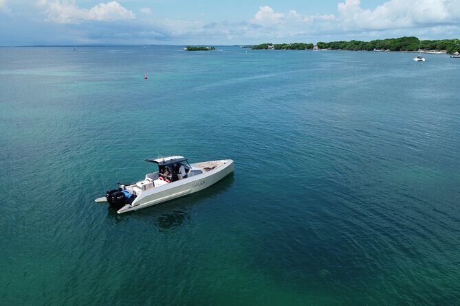 Private Yacht to Islas de Rosario up to 12 people - Private Yacht to Islas de Rosario: what you’re really buying
