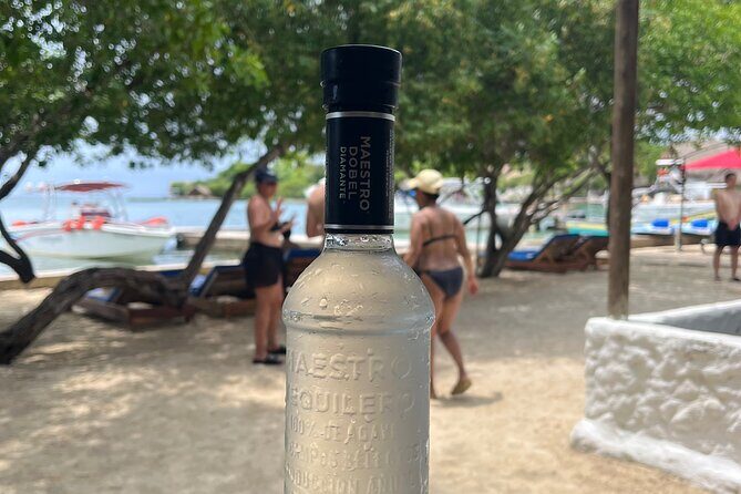 Rosario Islands Private Day – Exclusive VIP Escape - Lunch and drinks: what you actually get (and what you’ll pay for)