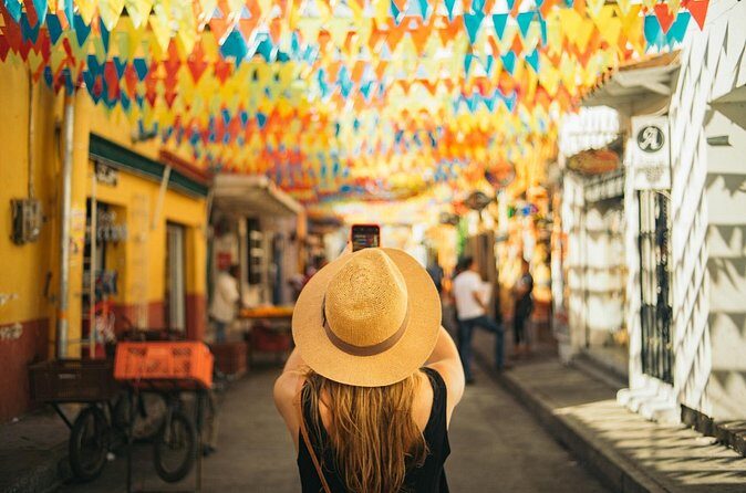 San Felipe Castle and Getsemani Walking Tour with tickets - Price and value: what $25 really buys you