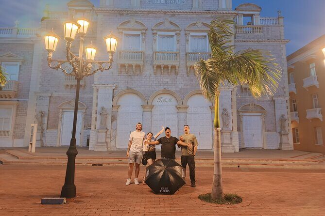 Shared Coffee and Tobacco Tour of Cartagena - Tobacco Street and Plaza Santo Domingo: from storage to late-day life