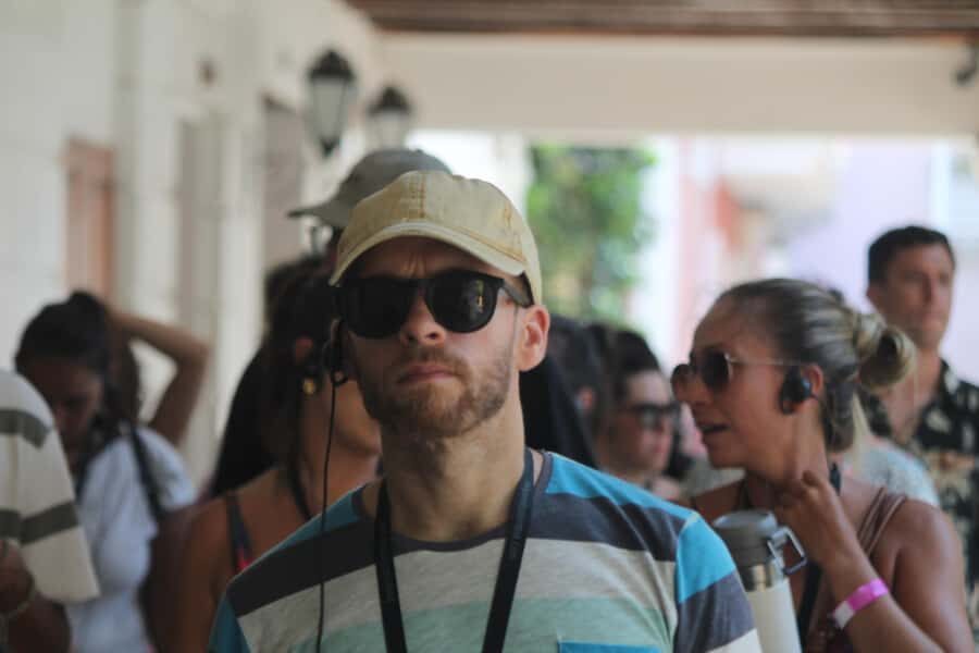 Shared Old Cartagena & Getsemani Tour with Wireless System - A 2-hour walk that links the Walled City to Getsemaní