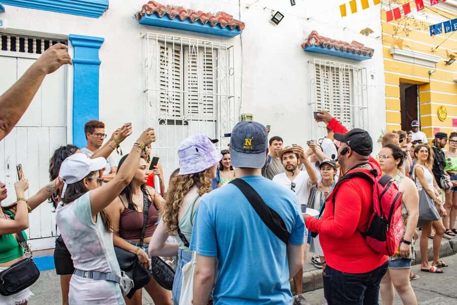 Shared Old Cartagena & Getsemani Tour with Wireless System - Plaza de la Aduana, Plaza de Los Coches, and the Clock Tower entrance