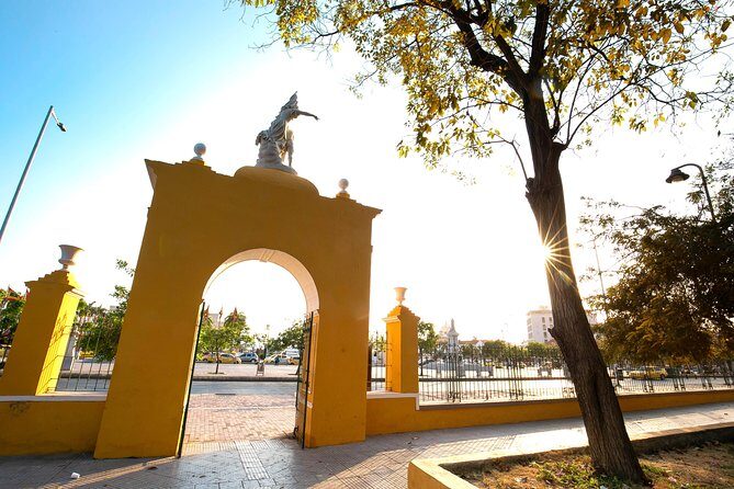 Shore excursion Cartagena city tour - Stop 4: Walled City walk—narrow streets and colonial churches