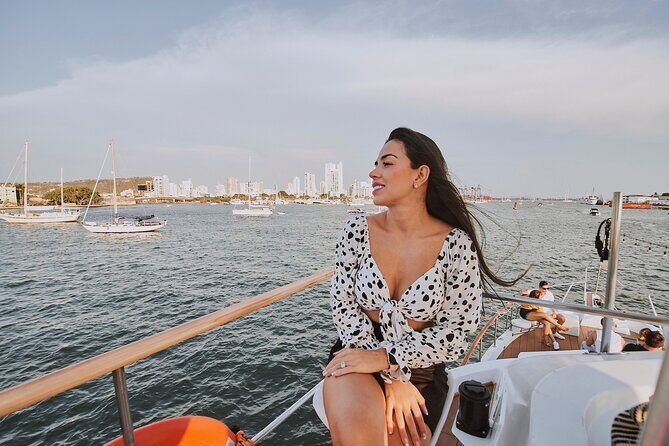Sibarita Master 85' luxury 90 min Sunset Tour Open Bar - Where You Meet the Boat: Muelle de la Bodeguita and the Tax You Must Plan For