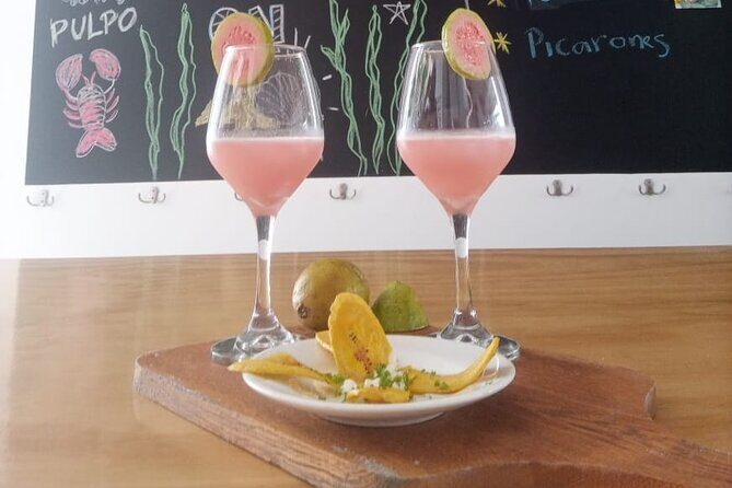 SkyKitchen 2-Hour Cocktail Class in Cartagena - The Setting: Finding the Green Gate in El Centro