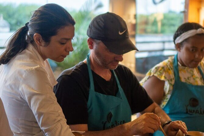 Small-Group Colombian Cooking Class in Cartagena with Local Chefs - Colombian Caribbean Cooking in Cartagena, Without the Tourist Shuffle